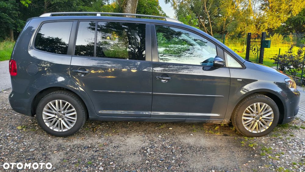 Volkswagen Touran - 1