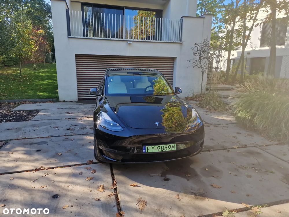 Tesla Model Y Long Range AWD - 19