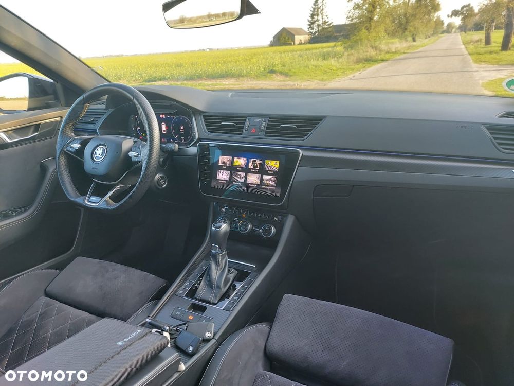 Skoda Superb 2.0 TDI DSG Sportline - 9
