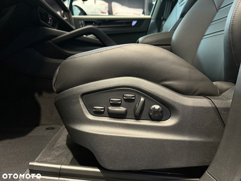 Porsche Cayenne - 20