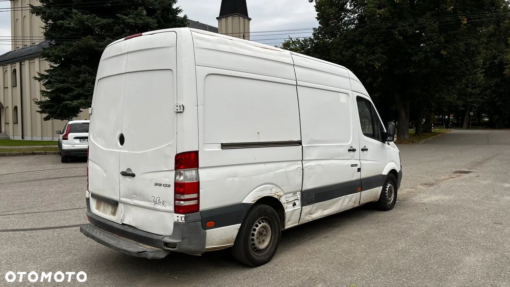 Mercedes-Benz Sprinter - 3