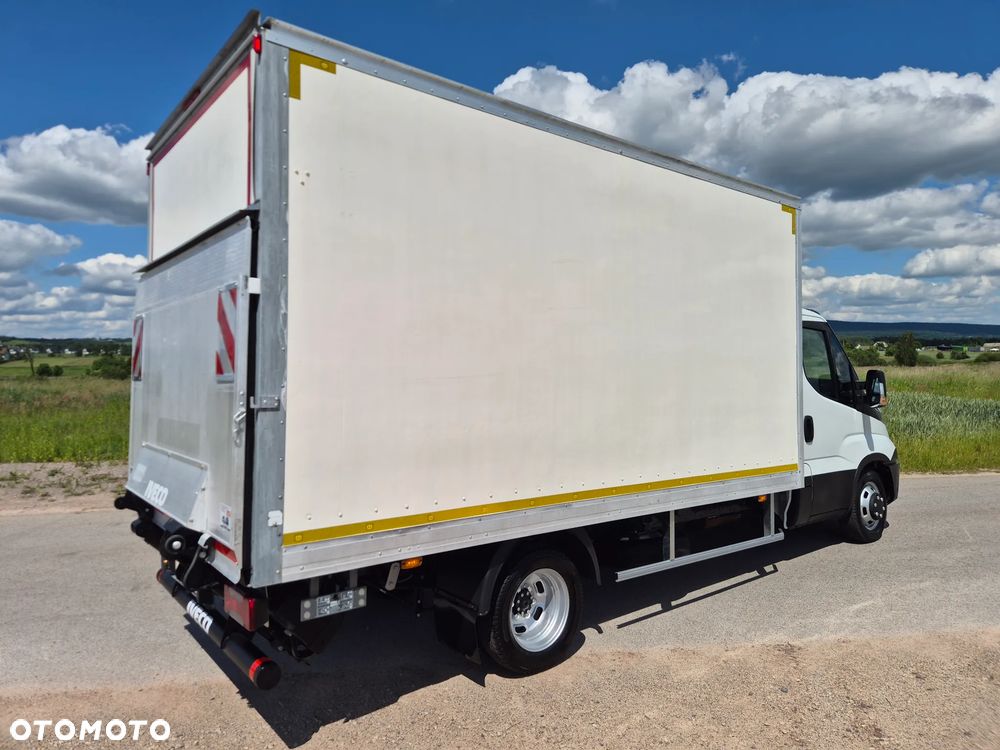 Iveco DAILY 35C15 KONTENER 4.30M WINDA SORENSEN 750KG SALON PL 2017R - 16