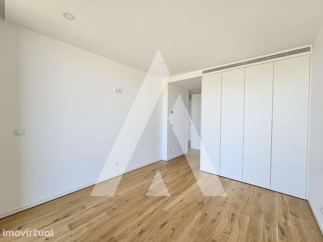 Apartamento T1 novo com bastante luz natural  na Forca - Grande imagem: 4/17