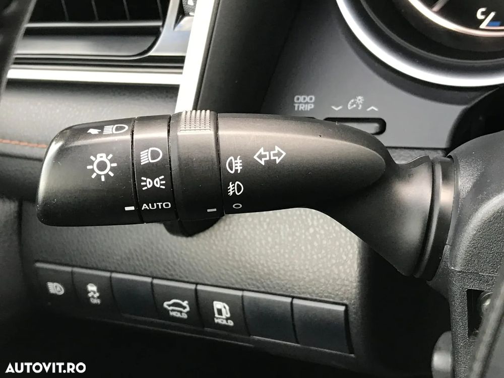 Toyota Camry 2.5 Hybrid Dynamic - 21