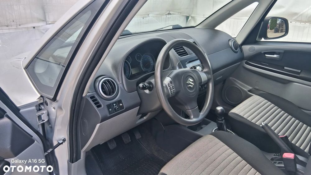 Suzuki SX4 1.6 VVT 4x4 Comfort - 9