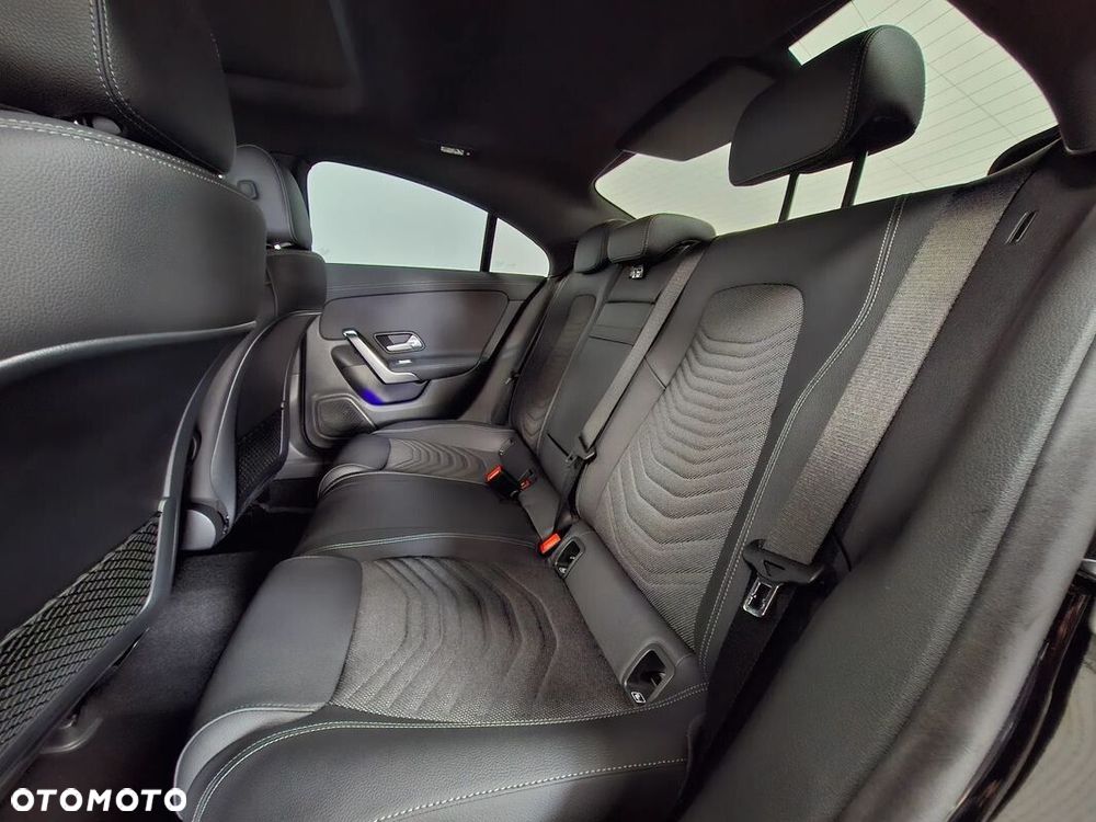 Mercedes-Benz CLA 220 4-Matic Progressive 7G-DCT - 13