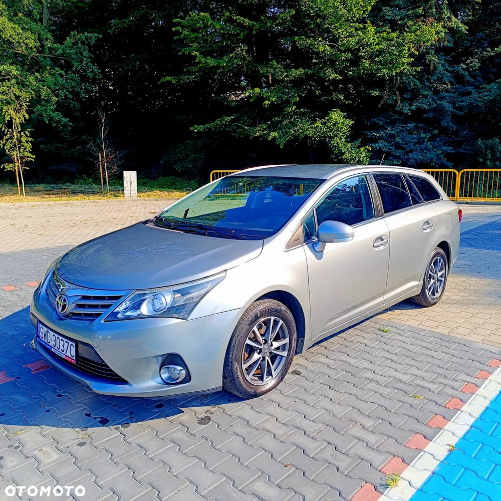 Toyota Avensis 2.0 D-4D Comfort - 1