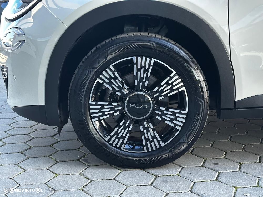 Fiat 600e 54 kWh (RED) - 8