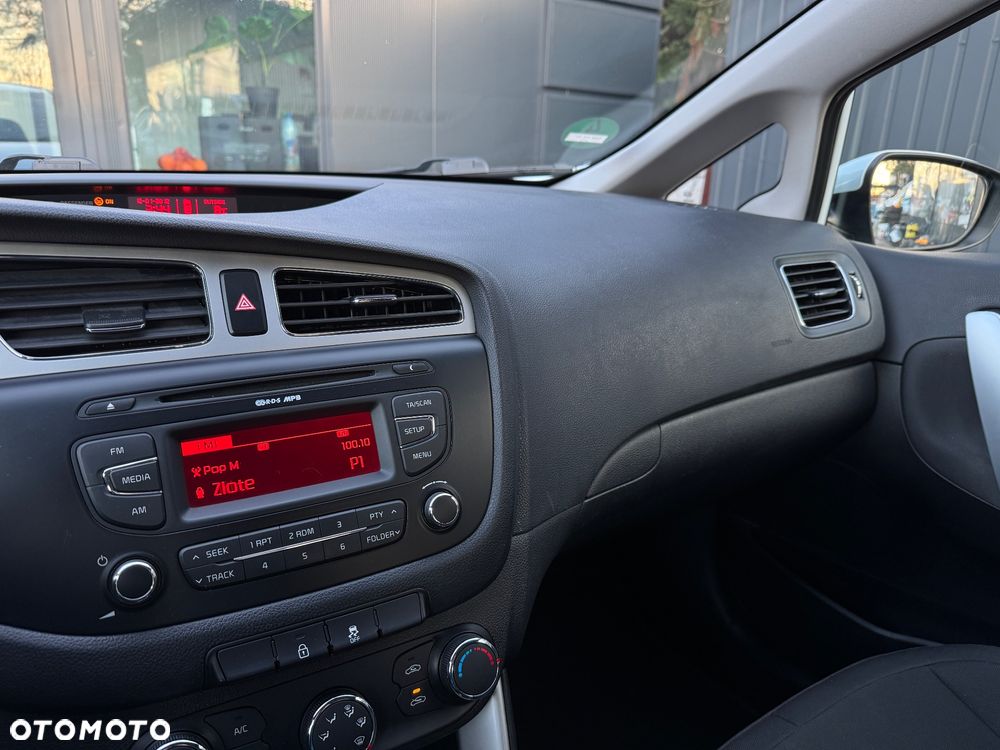 Kia Ceed 1.4 CVVT Spirit - 16