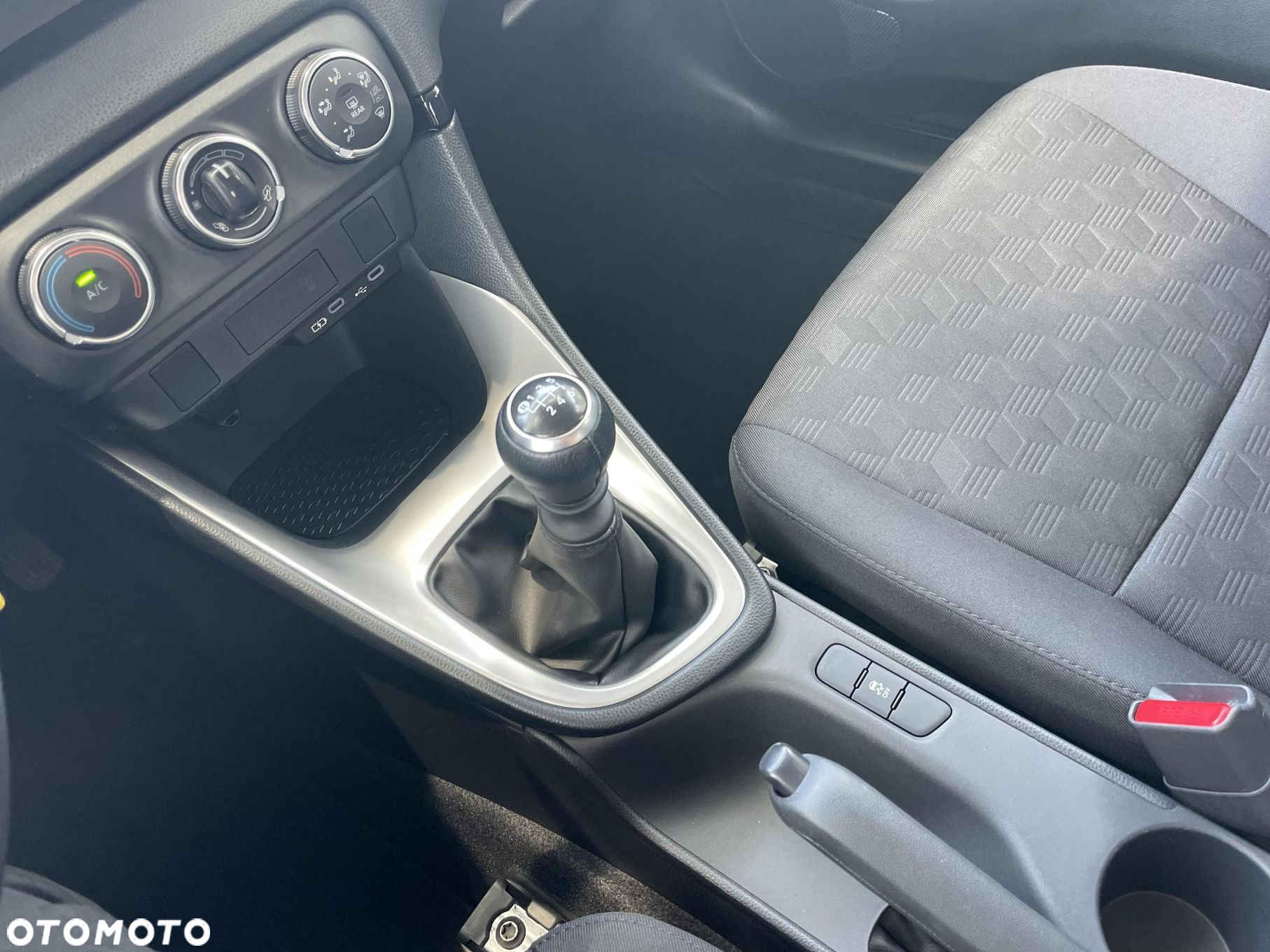 Toyota Yaris 1.5 Comfort - 20