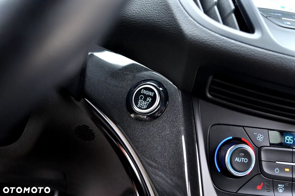 Ford Kuga 1.5 EcoBoost 2x4 ST-Line - 30