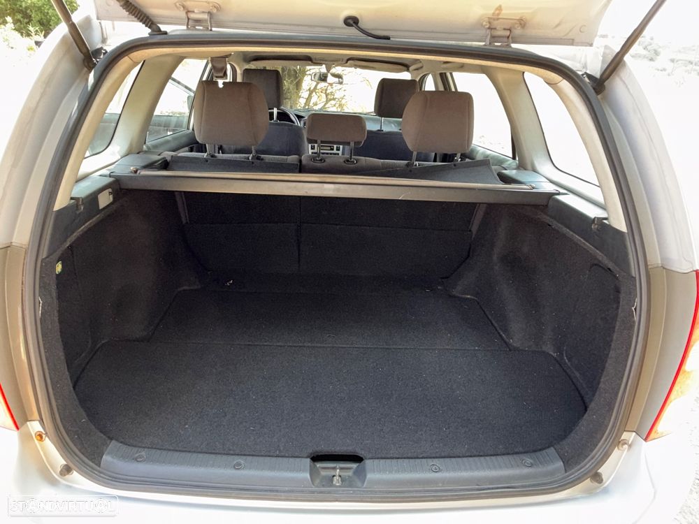 Toyota Corolla SW 1.4 Sol - 8