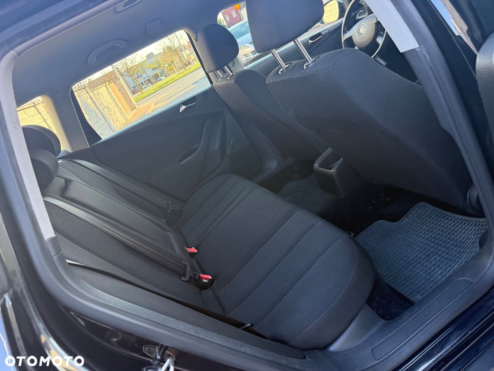 Volkswagen Passat 1.9 TDI DPF Trendline - 6