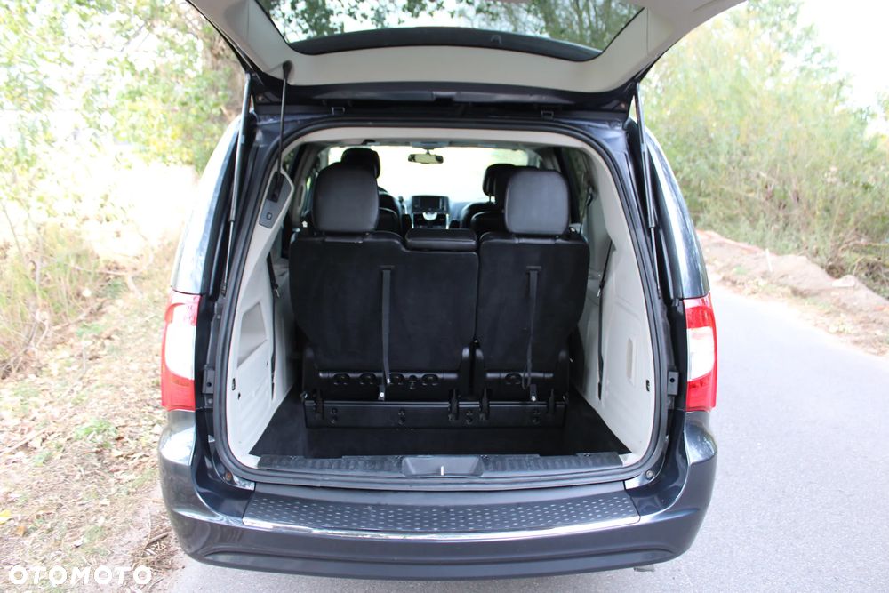 Chrysler Town & Country 3.6 Touring - 14