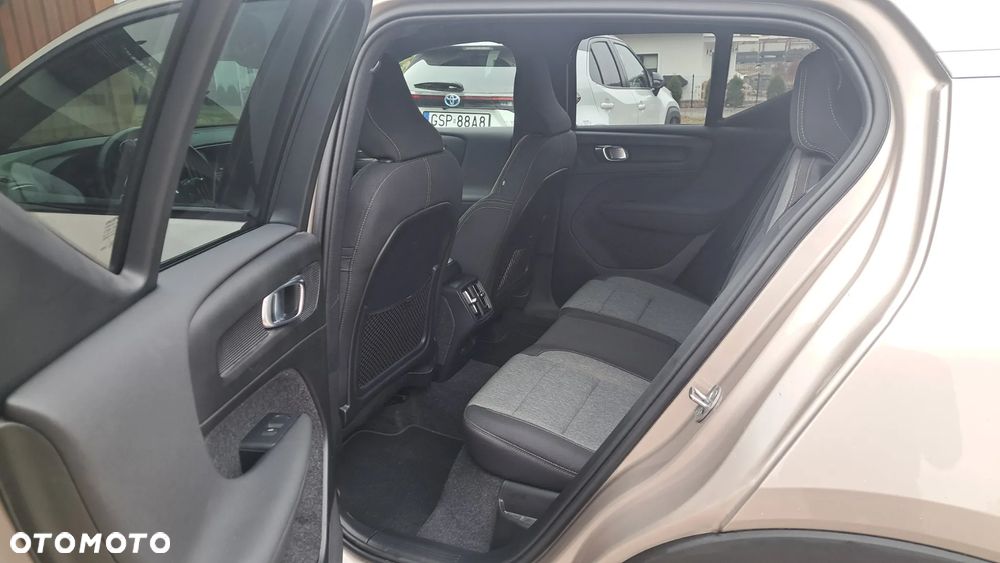 Volvo XC 40 B3 Plus Dark - 7