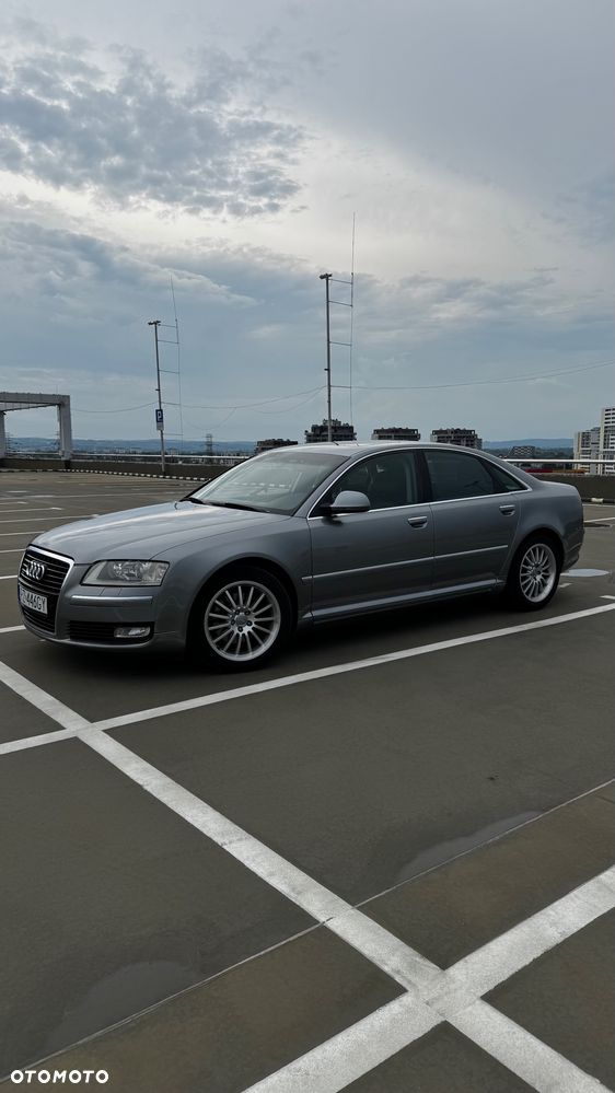 Audi A8 - 2