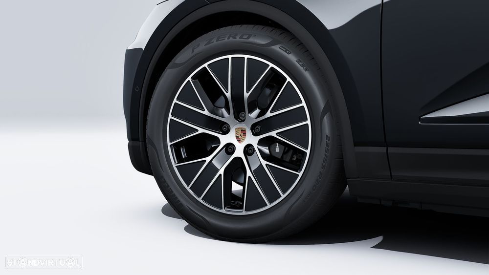 Porsche Macan Electric 4 - 17