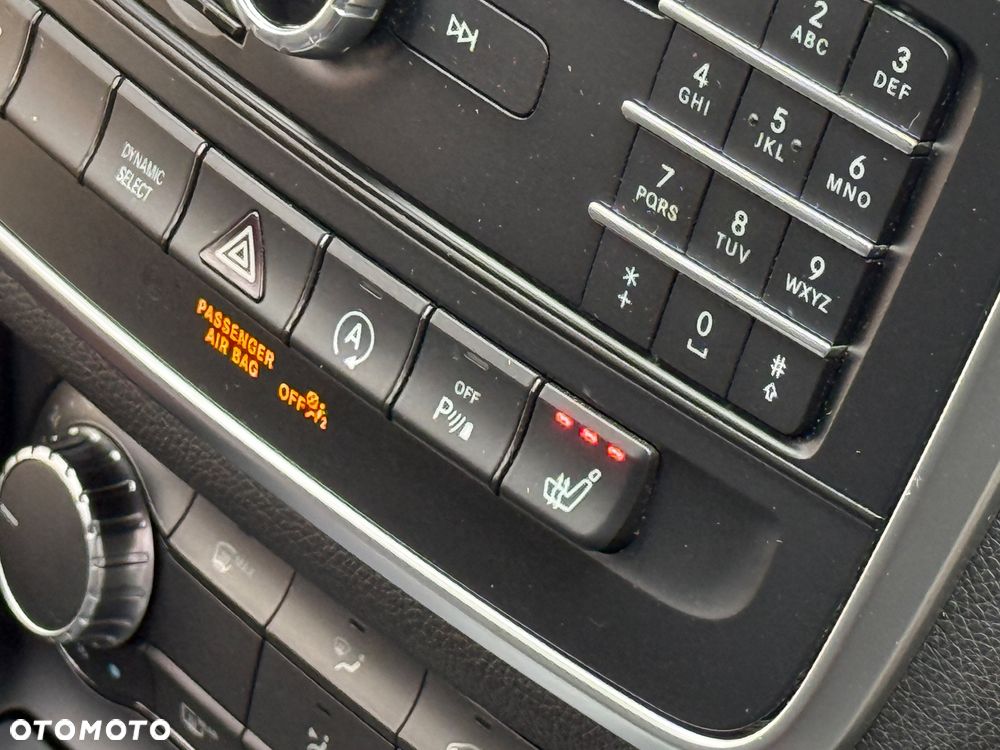 Mercedes-Benz GLA - 13