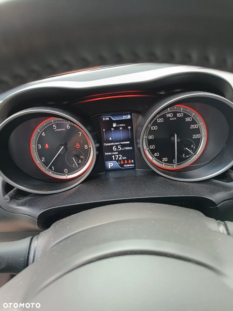 Suzuki Swift 1.2 Dualjet SHVS Premium Plus CVT - 7