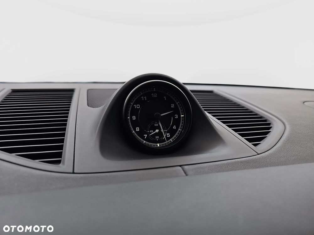 Porsche Macan Standard - 24