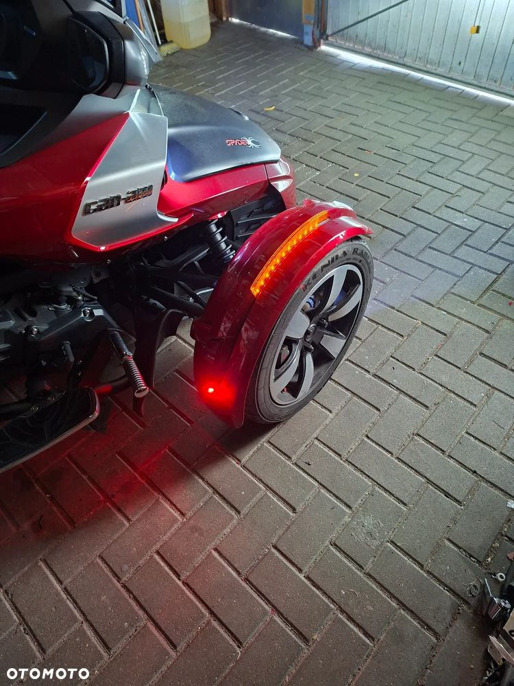 Can-Am Spyder - 8