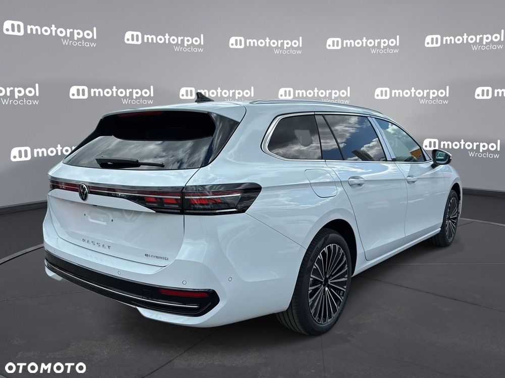 Volkswagen Passat - 10