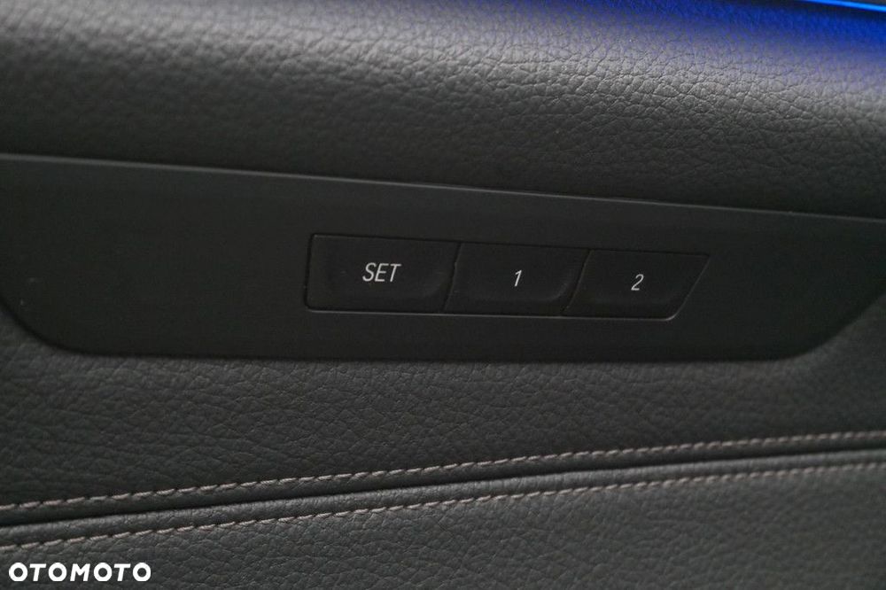 BMW Seria 5 - 35