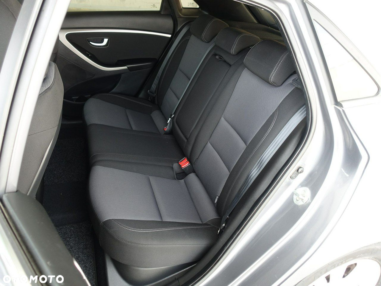 Hyundai i30 blue 1.6 CRDi Trend - 15