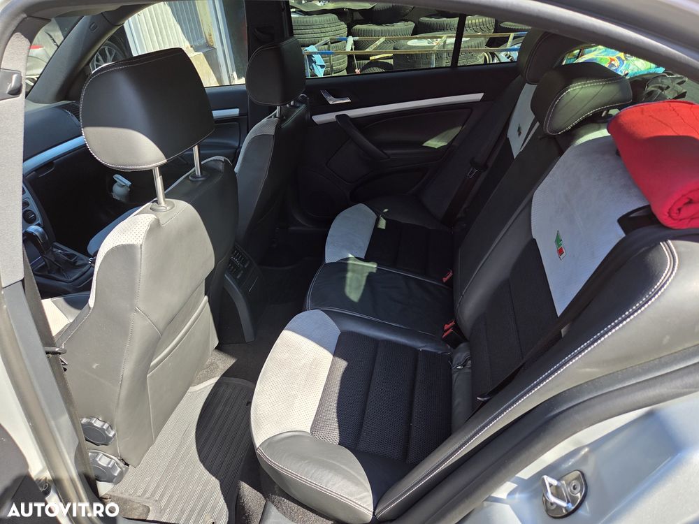 Skoda Octavia 2.0 TFSI RS - 9