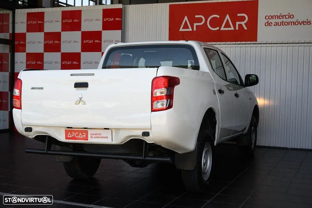Mitsubishi L200 2.4 DI-D CD Invite 4WD - 4