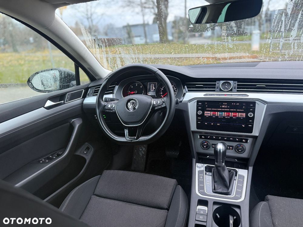 Volkswagen Passat 2.0 TDI SCR Highline DSG - 9