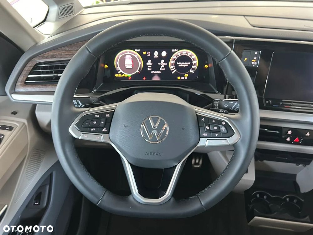 Volkswagen Multivan - 22