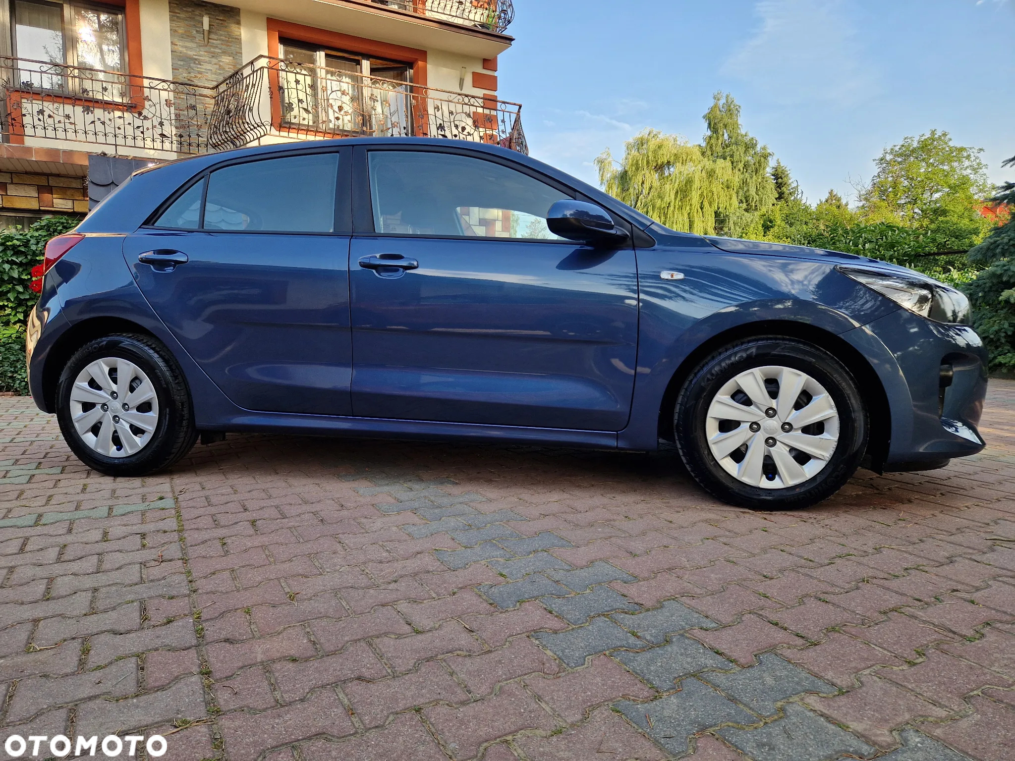 Kia Rio 1.2 L - 10