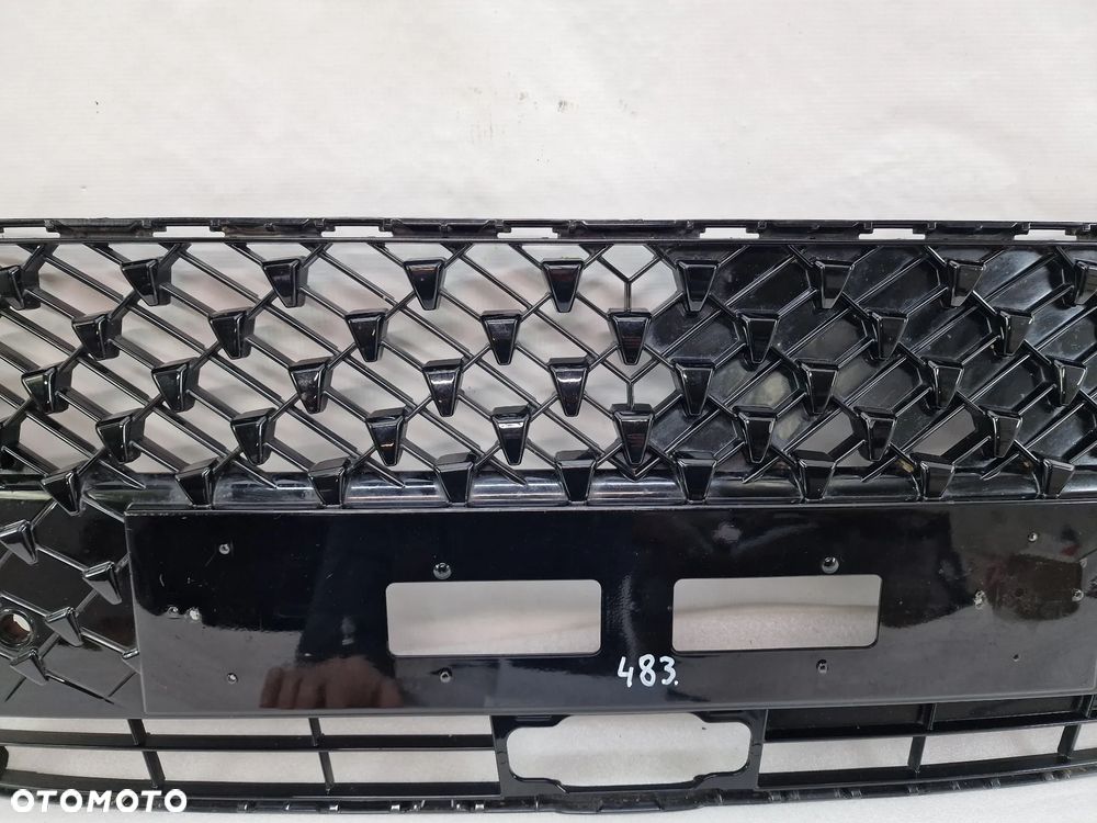 TOYOTA AYGO X CROSS 20- KRATKA ŚRODKOWA ZDERZAKA PRZEDNIEGO PRZÓD , NA PDC , NR 53111-0H140 , 53111-0H080 , NR AUKCJI KR483 - 4