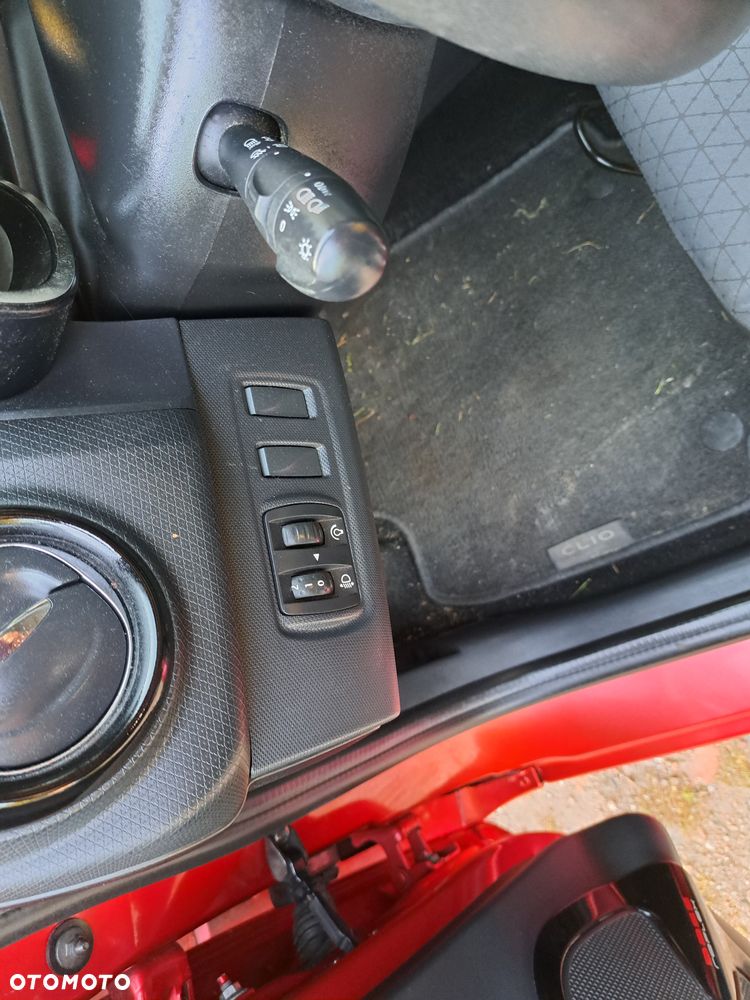 Renault Clio - 11