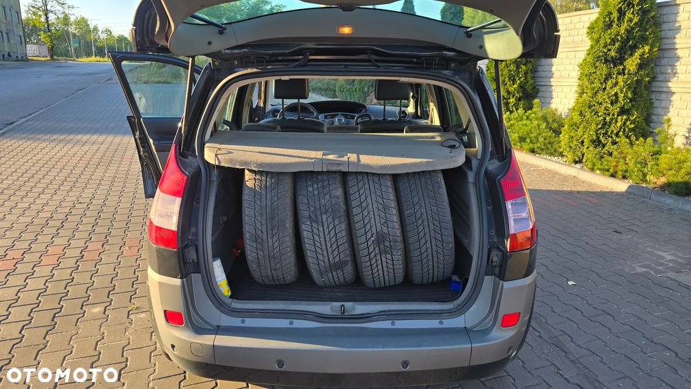 Renault Scenic 2.0 Confort Privilege - 5