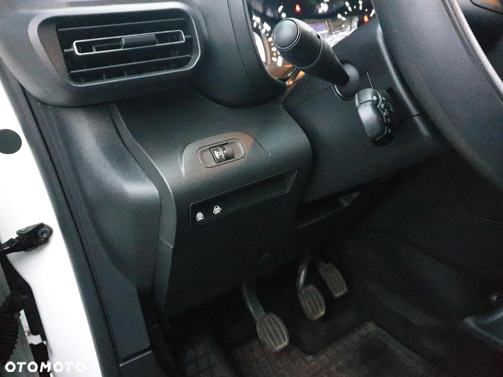 Toyota Proace City Verso 1.2 D-4T Business - 20