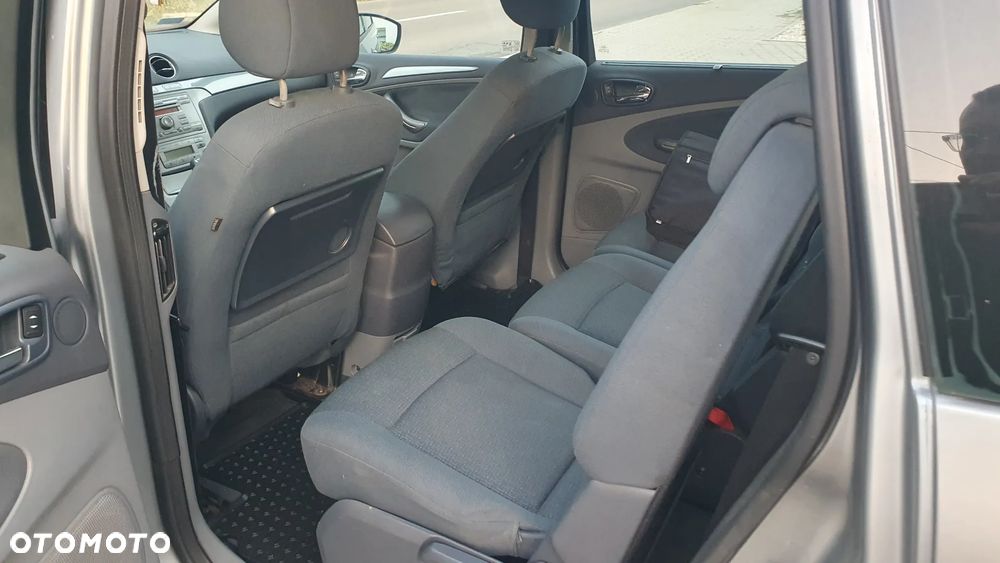 Ford S-Max - 14