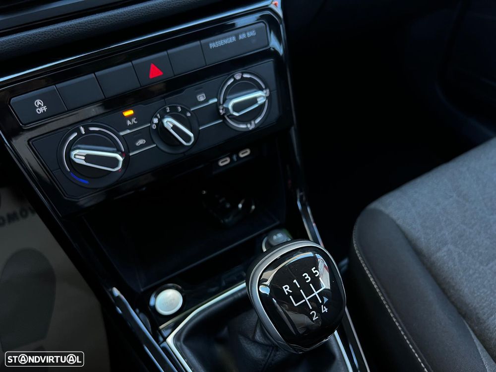 VW T-Cross 1.0 TSI Urban - 47