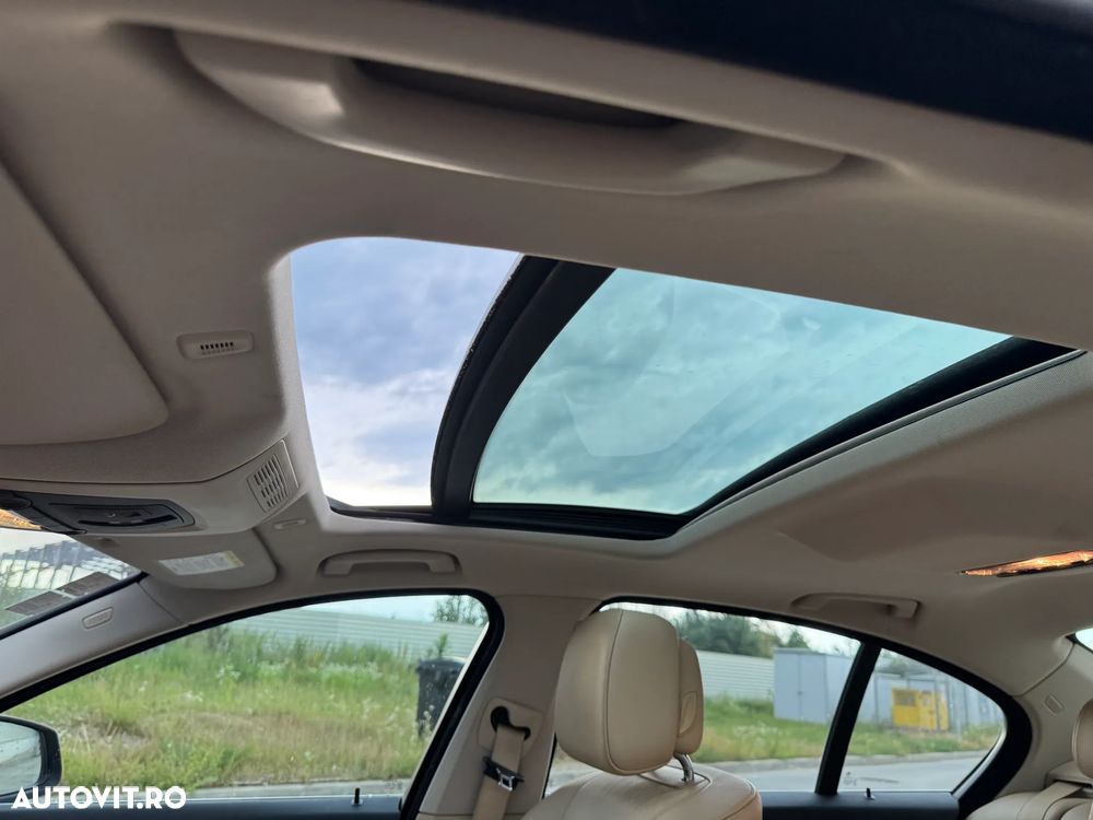 BMW Seria 5 520d Aut. Luxury Line - 17