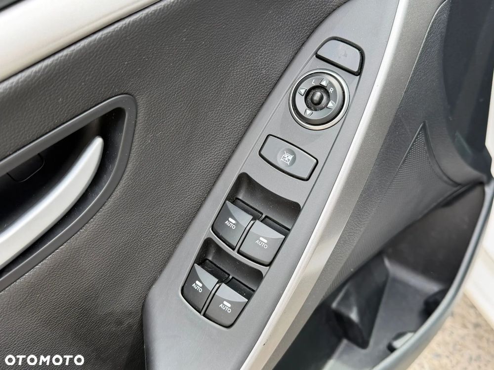 Hyundai i30 1.6 CRDi Fifa World Cup Edition - 7