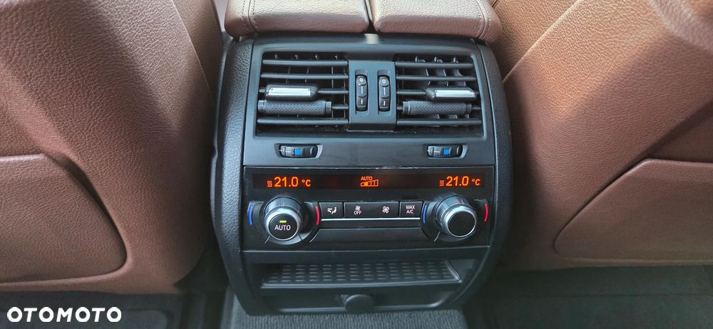 BMW Seria 5 525d Sport-Aut Luxury Line - 27