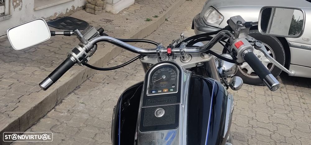 Suzuki VL 1500 Intruder - 11