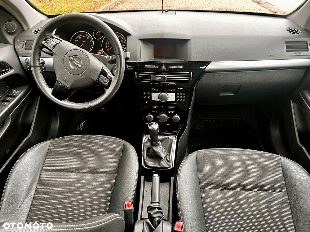 Opel Astra 1.6 Turbo Edition - 8