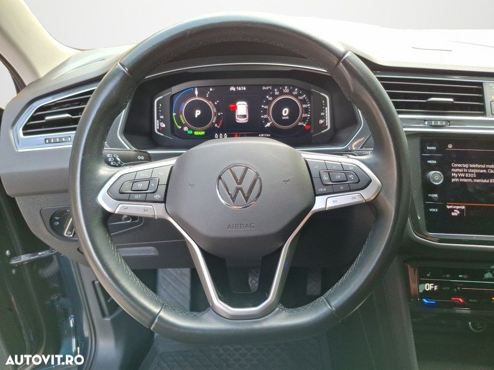 Volkswagen Tiguan - 11