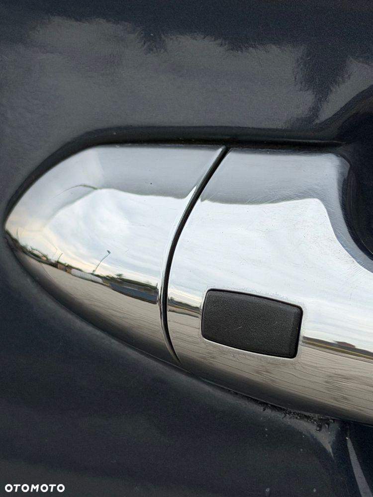 Kia Carens 1.7 CRDi XL 7os - 32