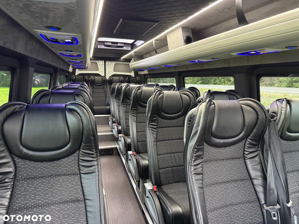 Mercedes-Benz Sprinter 519 - 22