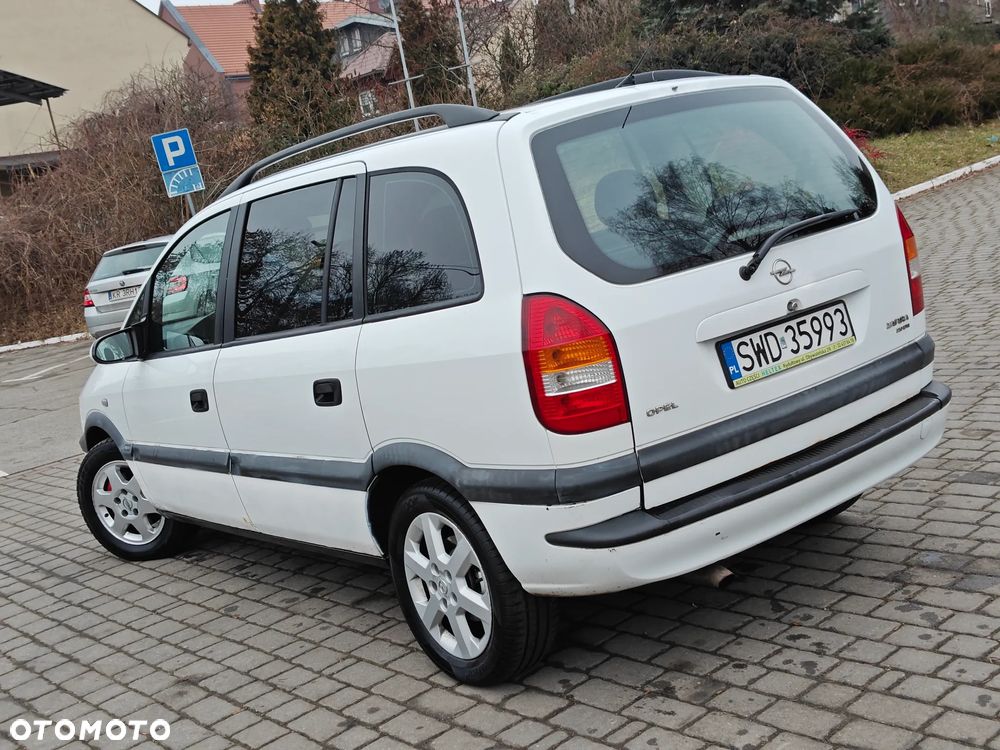Opel Zafira 2.0 DTI Executive - 1
