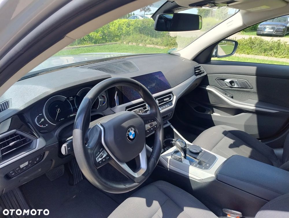 BMW Seria 3 318d - 18