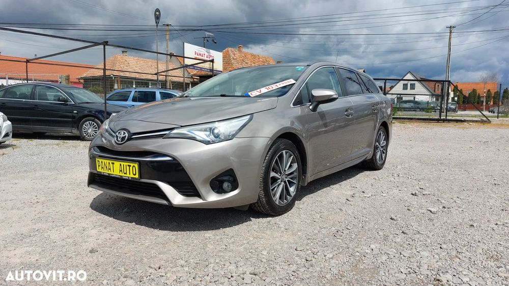 Toyota Avensis 2.0 D-4D Elegance - 10
